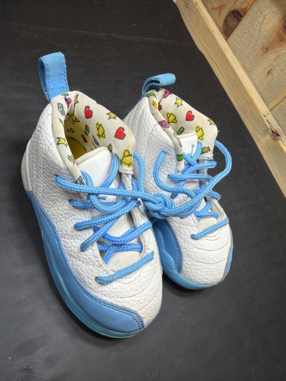 Nike Air Jordan 12 Retro Emoji White Blue Toddler Shoes 7C DQ4367-114 - Picture 2 of 8